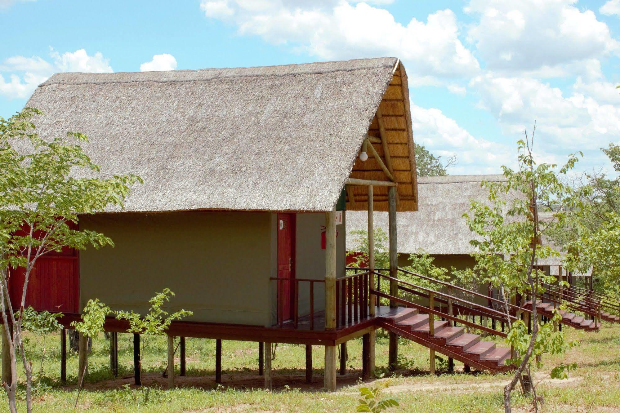 Lion Roars Lodge Lesoma Exterior photo