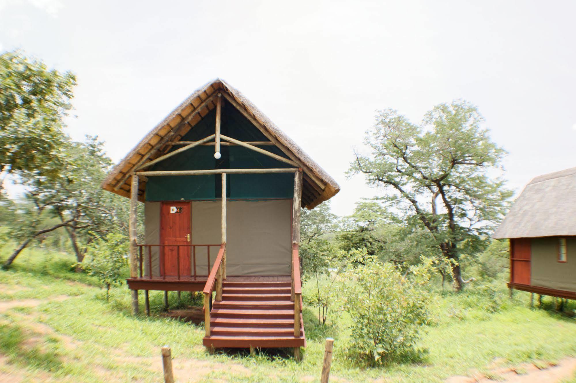 Lion Roars Lodge Lesoma Exterior photo